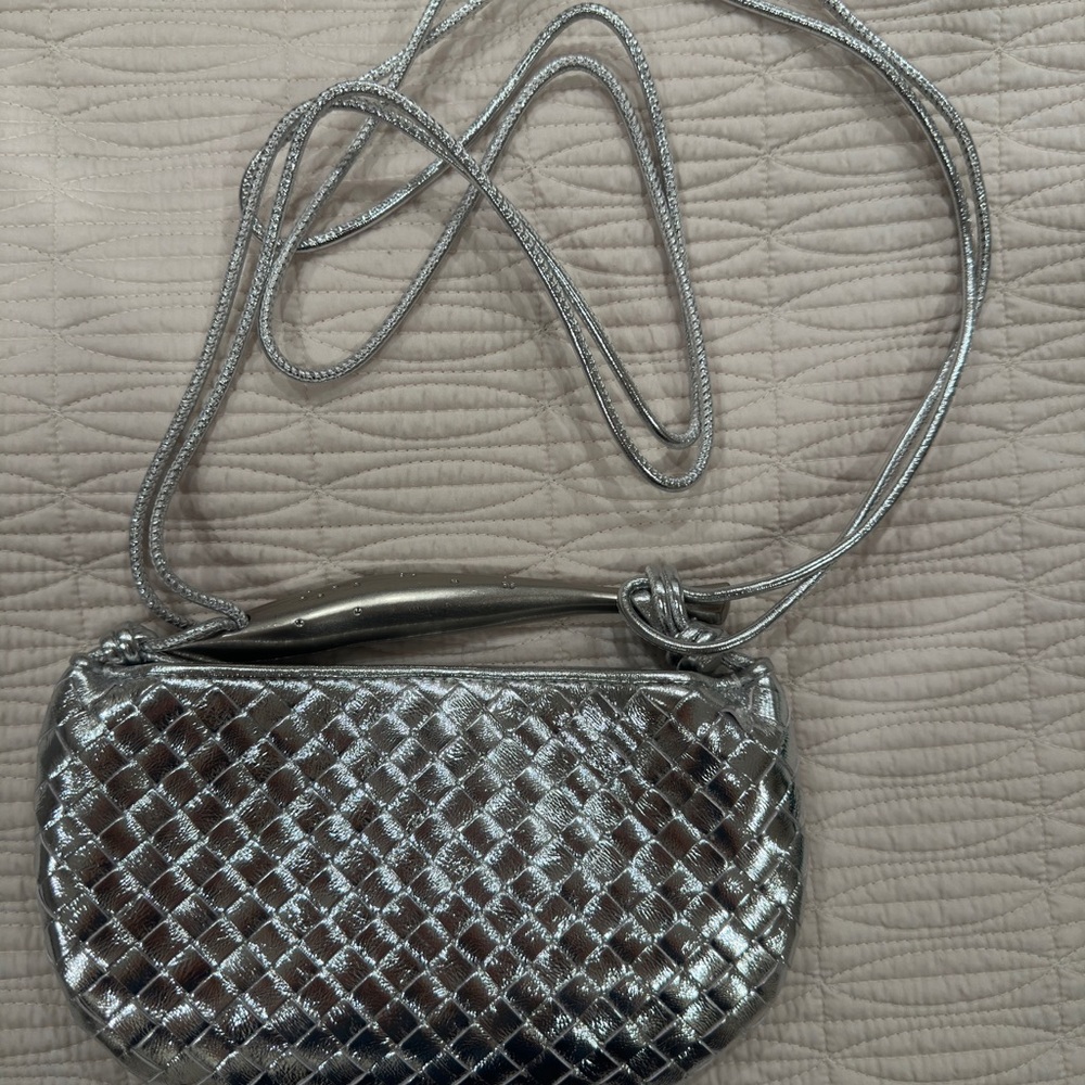 Silver Metallic Woven Crossbody Bag w/ Metal Handle - Picture 2 of 5